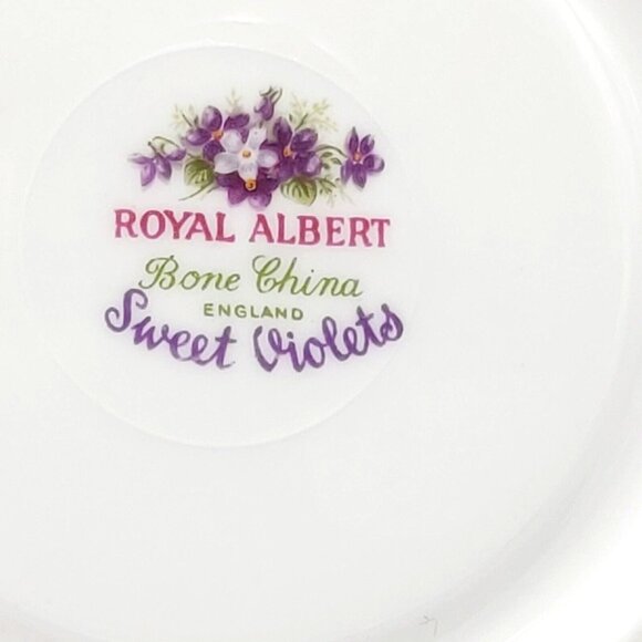 Royal Albert Tea Cup and Saucer -Sweet Violets Pattern- Bone China- England - Picture 9 of 9